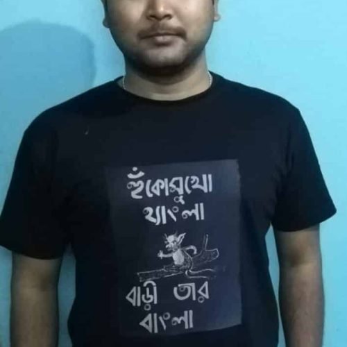 customer in black cotton oikotaan tshirt