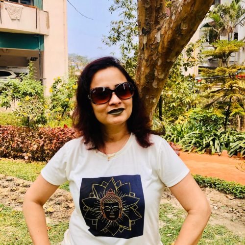 customer in oikotaan buddha design tshirt